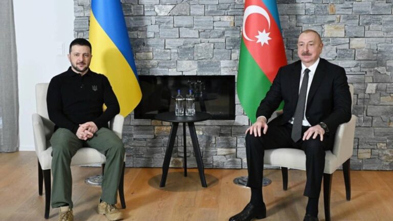 zelenski-azerbaycanla-stratejik-ortakligimizi-gelistirmeyi-dort-gozle-bekliyoruz-99RgO9LY.jpg