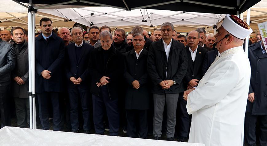 cumhurbaskanligi yik uyesi sahinin babasi son yolculuguna ugurlandi mHwmfbEu.jpg