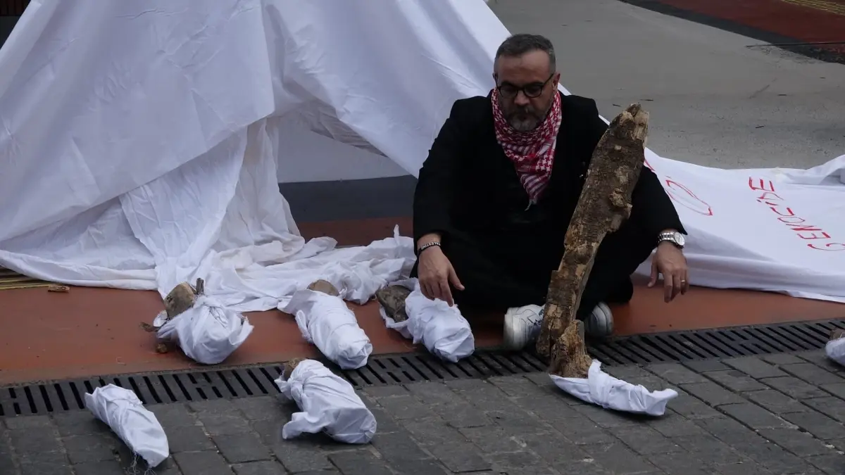 kemal saglamdan gazzeye dikkat cekme eylemi 5AuABmrw