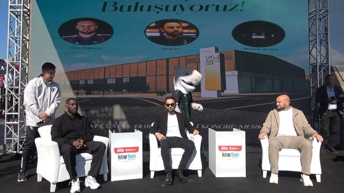 kocaelispor kitap fuarinda taraftarlariyla bulustu dZkiqFvK