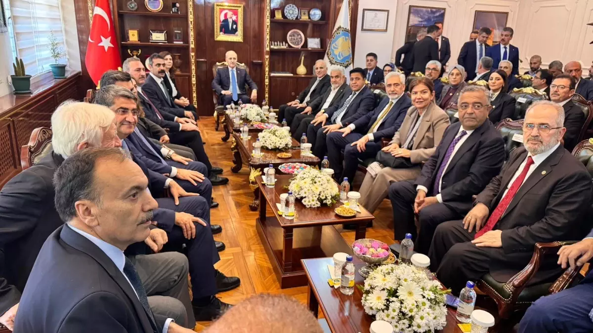 kurtulmus diyarbakirda ziyaretlerde bulundu JL9EgSwH.jpg