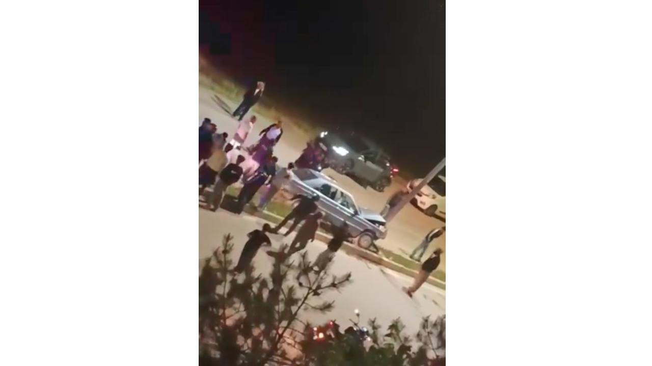 Elazığ’da Kontrolden Çıkan Araç Aydınlatma Direğine Çarptı: 1 Yaralı